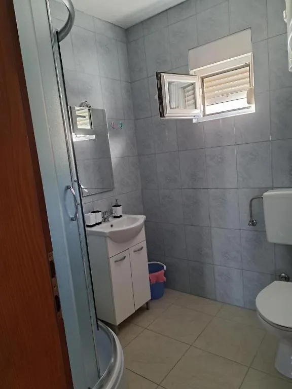 Apartmani Arta 2 دراغ شقة